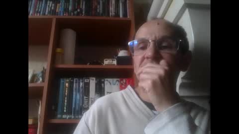 Snapshot of pichoun71 chatting on 02/15/25, 03:50 pichoun71 online show from 02/15/25, 03:50