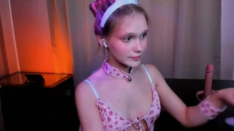 Snapshot of pickanicole chatting on 06/11/26, 04:32 Adeline online show from 06/11/26, 04:32