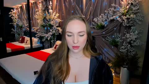 Emelie online show from 12/18/24, 10:08