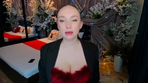 Emelie online show from 12/29/24, 10:34