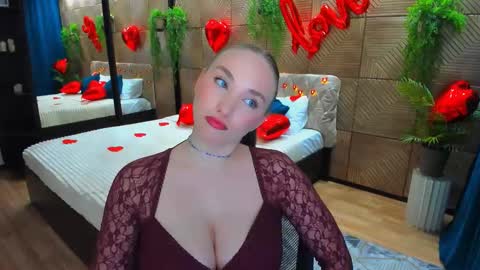 Emelie online show from 02/14/26, 10:23