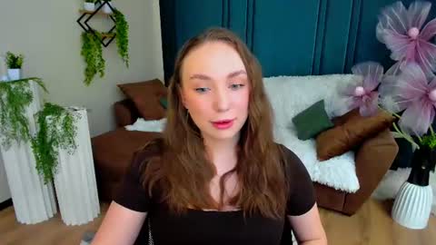 Emelie online show from 06/13/26, 07:39
