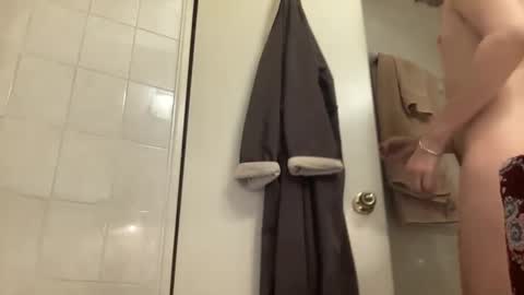 Snapshot of pierced2prince chatting on 01/01/25, 12:00 kink smoke bdsm online show from 01/01/25, 12:00