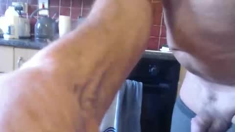 Snapshot of piercedcock069 chatting on 10/04/25, 09:18 piercedcock069 online show from 10/04/25, 09:18