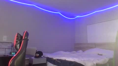 Snapshot of pierceddhabibi chatting on 11/19/25, 02:33 pierceddhabibi online show from 11/19/25, 02:33