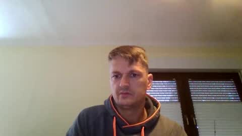 Snapshot of piercingsxxx chatting on 10/23/25, 08:24 piercingsxxx online show from 10/23/25, 08:24