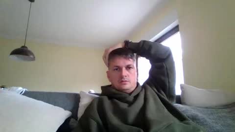 Snapshot of piercingsxxx chatting on 11/18/25, 08:30 piercingsxxx online show from 11/18/25, 08:30