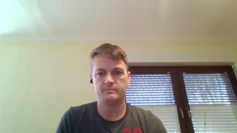 Snapshot of piercingsxxx chatting on 12/15/25, 09:02 piercingsxxx online show from 12/15/25, 09:02