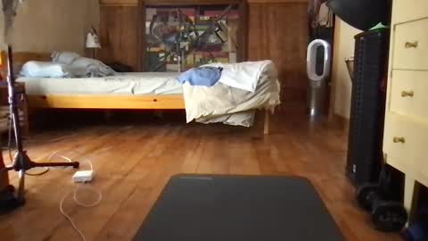 Snapshot of pierrohhh chatting on 10/23/25, 08:35 pierrohhh online show from 10/23/25, 08:35