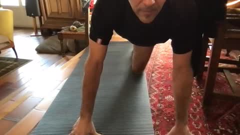 Snapshot of pierrohhh chatting on 11/16/25, 02:00 pierrohhh online show from 11/16/25, 02:00