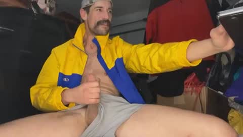 Snapshot of piggykittyps chatting on 12/16/25, 07:57 piggykittyps online show from 12/16/25, 07:57