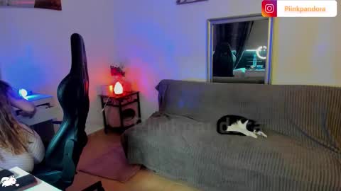 PiinkPandora online show from 11/14/25, 03:22