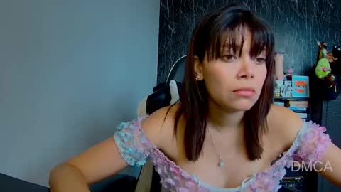 Snapshot of piixiie_d_oll chatting on 03/12/25, 09:03 Andrea G online show from 03/12/25, 09:03