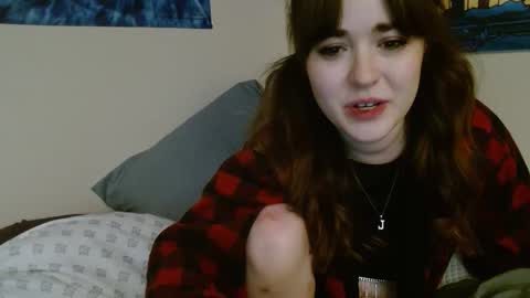 Snapshot of pillogoddess chatting on 01/03/25, 11:25 PilloGoddess online show from 01/03/25, 11:25