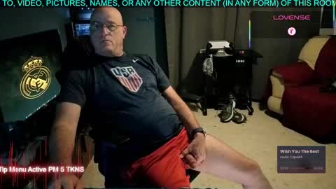 Snapshot of pilot_dave_69 chatting on 09/28/25, 03:56 Dave online show from 09/28/25, 03:56