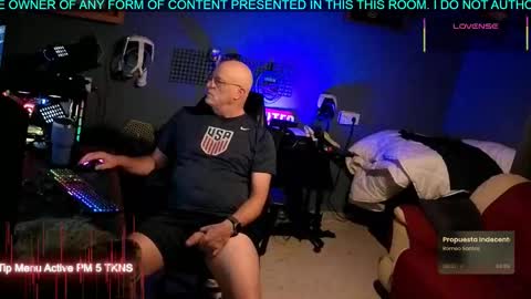 Snapshot of pilot_dave_69 chatting on 10/16/25, 04:46 Dave online show from 10/16/25, 04:46