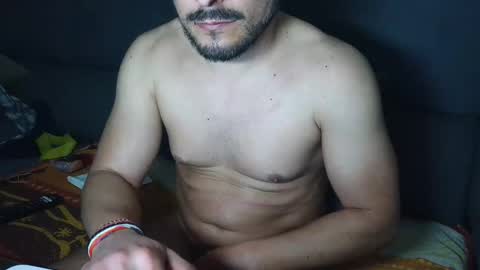 Snapshot of pinaro35 chatting on 02/19/25, 02:12 pinaro35 online show from 02/19/25, 02:12