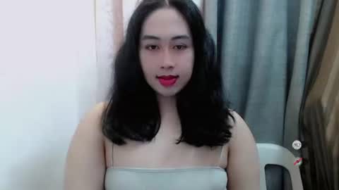 Snapshot of pinay_flowless chatting on 10/26/25, 03:18 khim online show from 10/26/25, 03:18