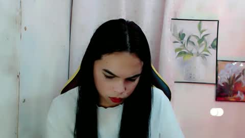 Snapshot of pinay_heart chatting on 12/13/24, 04:49 heart online show from 12/13/24, 04:49