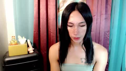 Snapshot of pinay_lucy chatting on 11/22/25, 12:15 lucyLove online show from 11/22/25, 12:15