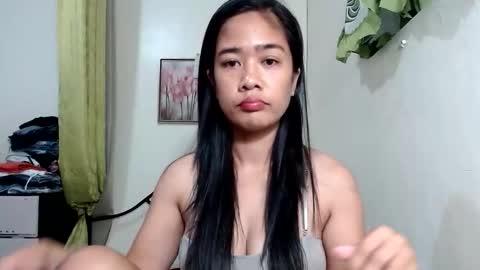 Snapshot of pinay_sexy09 chatting on 11/18/25, 04:44 pinay online show from 11/18/25, 04:44