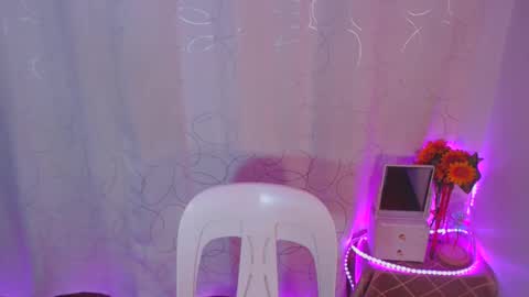 pinay_shawnx online show from 12/03/24, 08:39