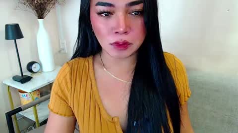 Snapshot of pinaymorena69 chatting on 12/28/24, 09:19 Just cath  online show from 12/28/24, 09:19