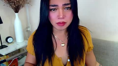 Snapshot of pinaymorena69 chatting on 01/06/25, 01:53 Just cath  online show from 01/06/25, 01:53