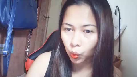 Snapshot of pinaysunday chatting on 11/10/25, 12:20 pinaysunday online show from 11/10/25, 12:20