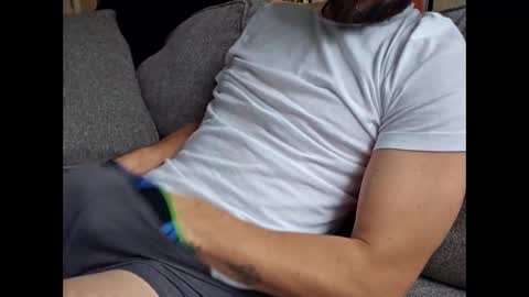 Snapshot of pineappletaste chatting on 10/23/25, 05:44 pineappletaste online show from 10/23/25, 05:44