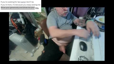 pini_z online show from 02/28/25, 07:46