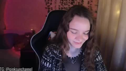 Snapshot of pink__sun chatting on 11/16/25, 06:57 Stephanie online show from 11/16/25, 06:57