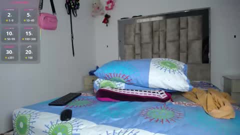 Snapshot of pink__tiffany chatting on 12/01/25, 09:09 tiffany online show from 12/01/25, 09:09