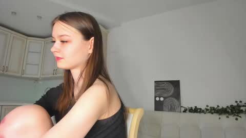 Snapshot of pink_banny chatting on 04/17/26, 04:54 Alex online show from 04/17/26, 04:54
