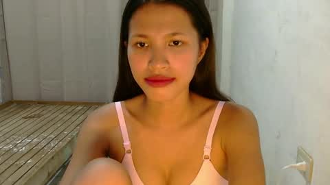 Snapshot of pink_bubbles011 chatting on 05/27/26, 05:26 pink_bubbles011 online show from 05/27/26, 05:26