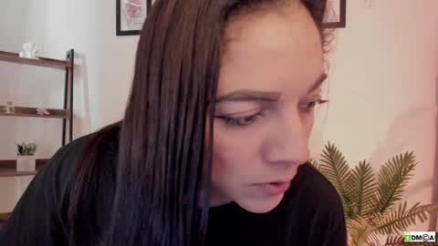 Snapshot of pink_kitten_ chatting on 01/18/26, 12:42 Eli online show from 01/18/26, 12:42