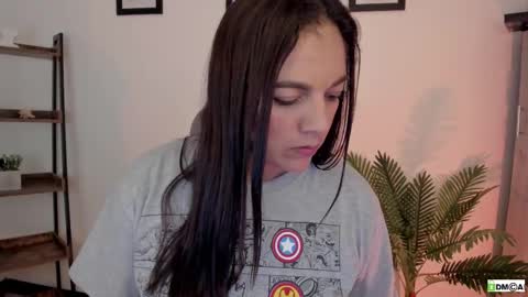 Snapshot of pink_kitten_ chatting on 03/01/26, 01:24 Eli online show from 03/01/26, 01:24