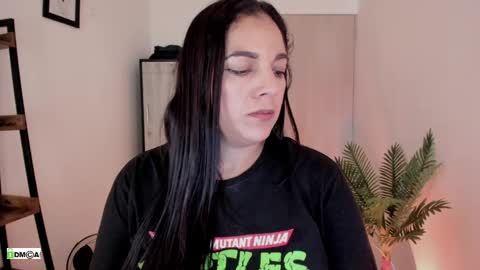 Snapshot of pink_kitten_ chatting on 04/18/26, 07:07 Eli online show from 04/18/26, 07:07