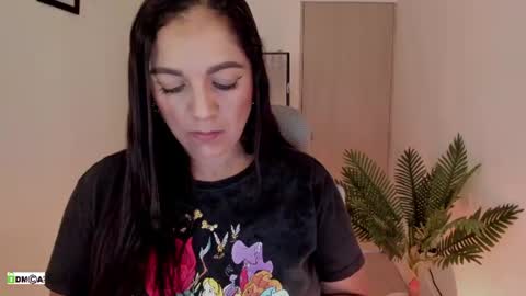 Snapshot of pink_kitten_ chatting on 06/20/26, 01:58 Eli online show from 06/20/26, 01:58