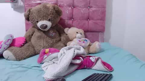 pink_love_25 online show from 06/15/26, 06:48