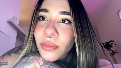 Snapshot of pink_quarz chatting on 11/29/25, 10:46 KELLY online show from 11/29/25, 10:46