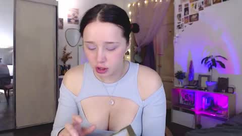 Snapshot of pink_soup chatting on 11/07/25, 04:07 Sony online show from 11/07/25, 04:07