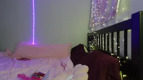 pink_tv online show from 11/26/25, 02:12