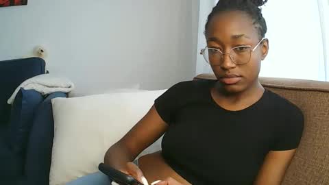 Snapshot of pinkaura_ chatting on 01/13/26, 09:25 PinkyAura online show from 01/13/26, 09:25