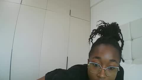 Snapshot of pinkaura_ chatting on 02/04/26, 12:00 PinkyAura online show from 02/04/26, 12:00