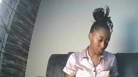 Snapshot of pinkaura_ chatting on 02/11/26, 09:14 PinkyAura online show from 02/11/26, 09:14