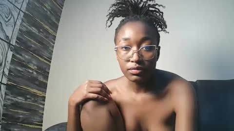 Snapshot of pinkaura_ chatting on 02/13/26, 09:22 PinkyAura online show from 02/13/26, 09:22