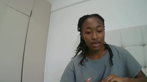 Snapshot of pinkaura_ chatting on 02/17/26, 11:18 PinkyAura online show from 02/17/26, 11:18