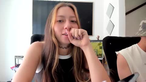 pinkcloudxx online show from 09/12/25, 05:46