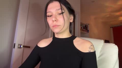 Snapshot of pinkdollylovv chatting on 11/02/25, 09:39 pinkdollylovv online show from 11/02/25, 09:39